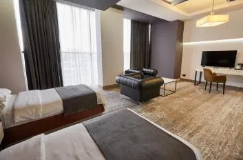 RICH HOTEL